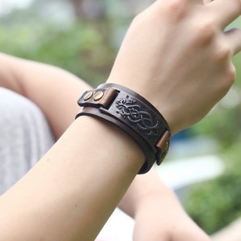 Male Cow Leather Bracelets Biker Jewelry Mens Bracelet Retro Brown Wristband Bangles Man Jewelry Alloy Buckle 22cm Adjustable